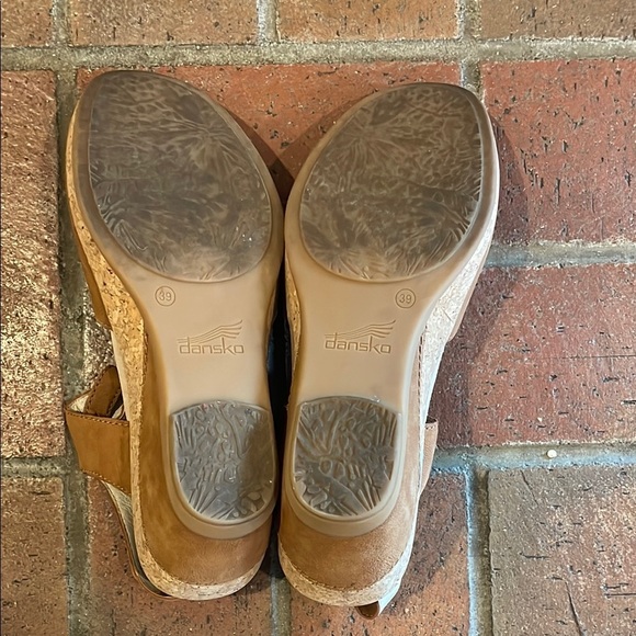 Dansko Womens Charlotte Camel Milled Nubuck Wedge - Picture 7 of 8